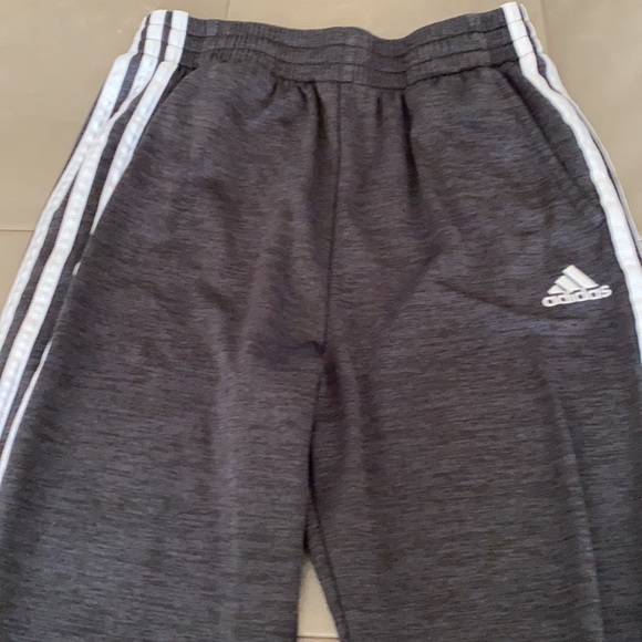Adidas joggers / pants size boys XL 18/20 - Picture 2 of 7